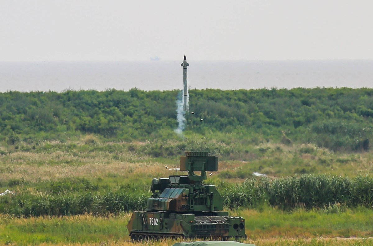 HQ-7B, HQ-16B, HQ-17, 9K331, FN-6etc, les exercices de lutte anti-aérienne se multiplient en Chine actuellement.   