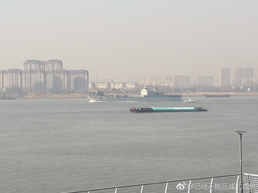 Type 072Ⅲ landing ship Haiyangshan at Wuchang shipyard, this place used to install twin 37mm gun.   