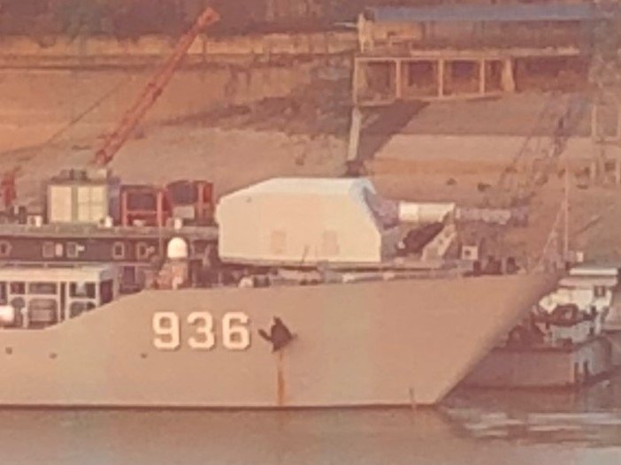 Type 072Ⅲ landing ship Haiyangshan at Wuchang shipyard, this place used to install twin 37mm gun.   