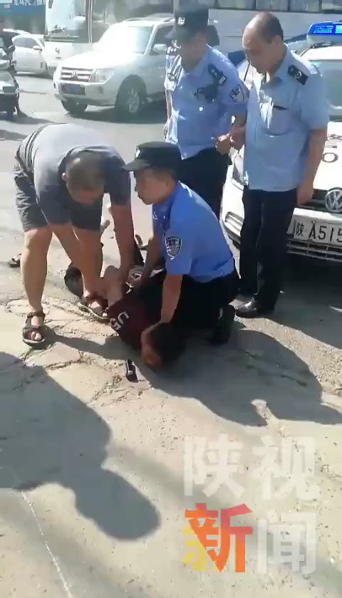 Eight people badly injured in a knife attack broke out on Fri afternoon on a bus in Xi'an, NW China's Shaanxi province; Suspect that slashed and injured multiple people on and off the bus has been arrested by local police