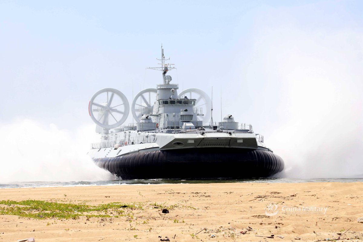 Nice pics of Chinese Navy Zubr-class Project 1232.2 air-cushion landing craft 3327 maneuvering on a beach and embarking armored vehicles on June 30 and July 1. Soviet-designed Zubrs are world's largest LCACs. 