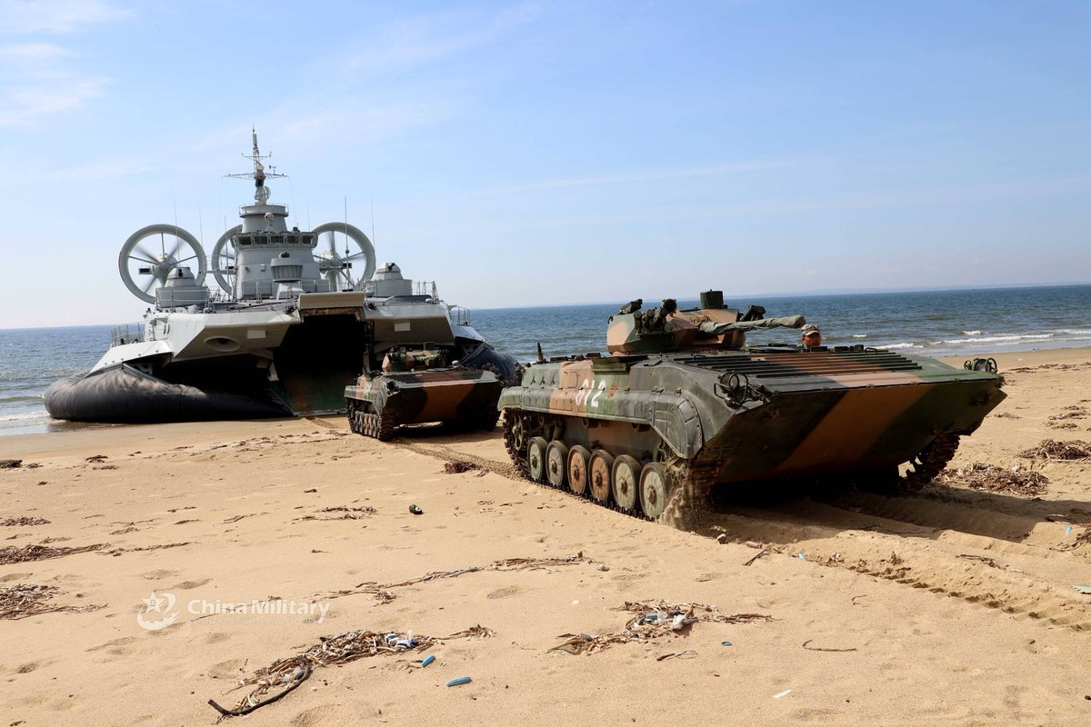 Nice pics of Chinese Navy Zubr-class Project 1232.2 air-cushion landing craft 3327 maneuvering on a beach and embarking armored vehicles on June 30 and July 1. Soviet-designed Zubrs are world's largest LCACs. 