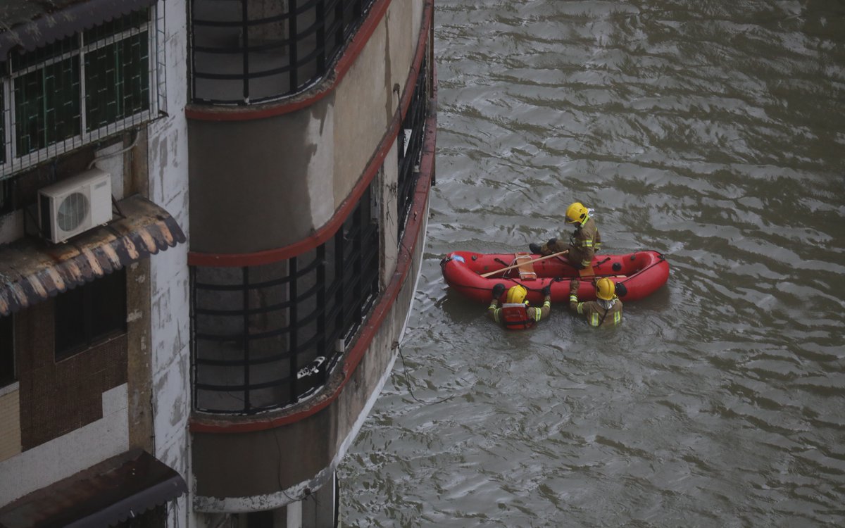 Typhoon Mangkhut: Live pictures from Macau, flooded by #TyphoonMangkhut  