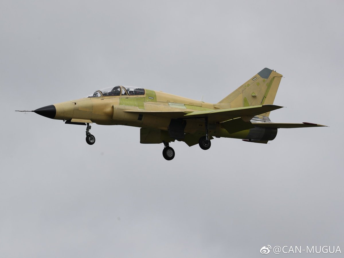 GAIC FTC-2000G made its maiden flight yesterday at Anshun Airport. Photos © YUESHUHUA   