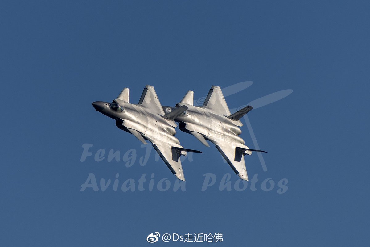 4 J-20s in 2 formations performed a rehearsal at Zhuhai this morning.   