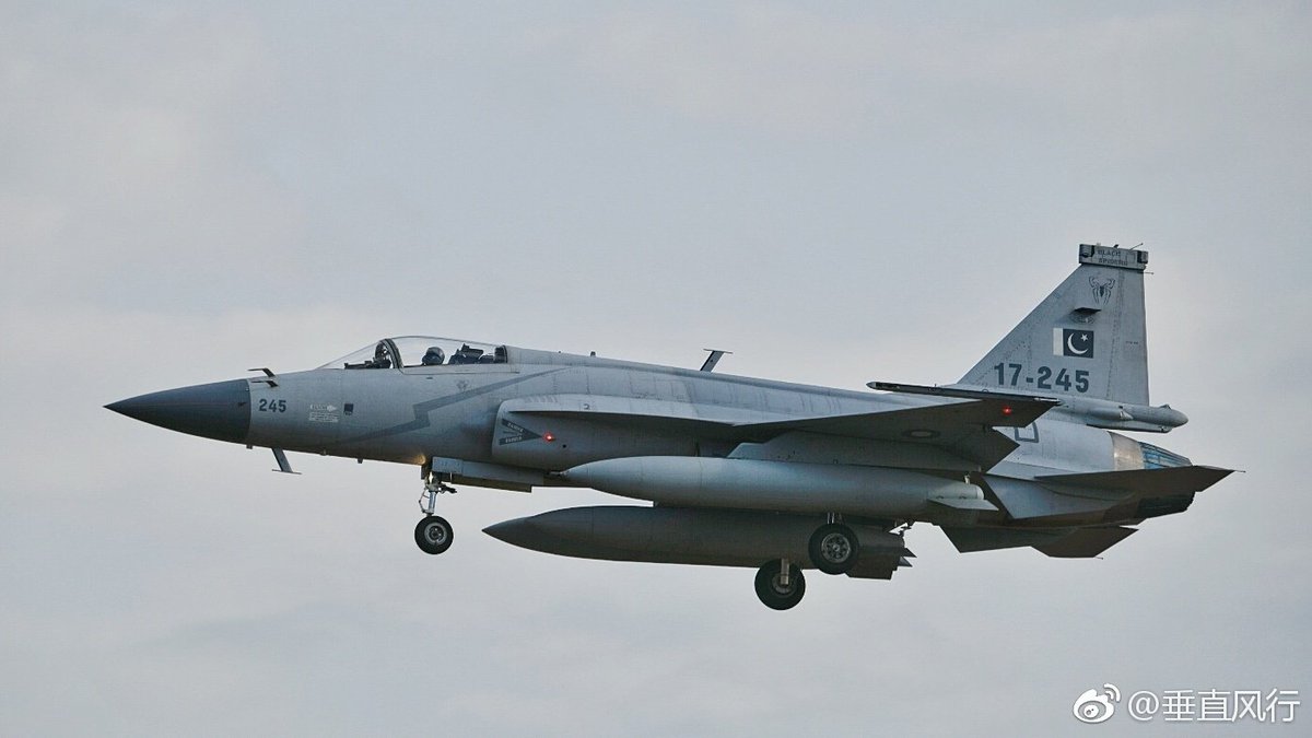 PAF 3 JF-17s arrived at Zhuhai Airshow today. Photos credit: 垂直风行   