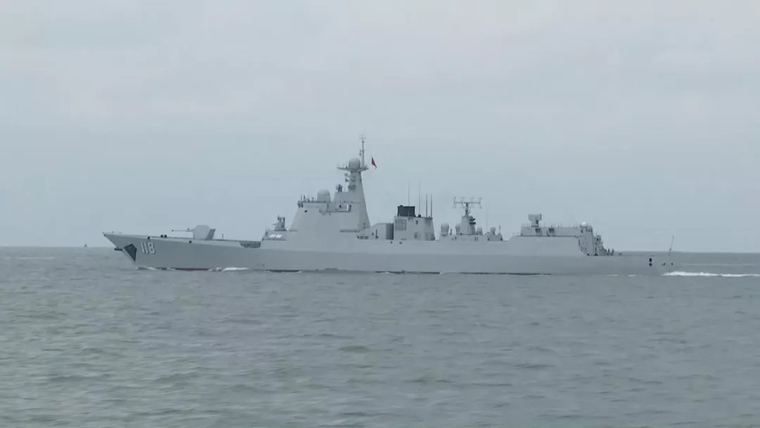 3 new Chinese warships - Destroyer 118 Ürümqi (Type 052D), Rizhao 598 frigate (Type 054A) and 965 Hulunhu tanker (Type 901) - all commissioned between 2017/2018, conducted a 3-day live fire drill in the Yellow Sea with other PLAN vessels.