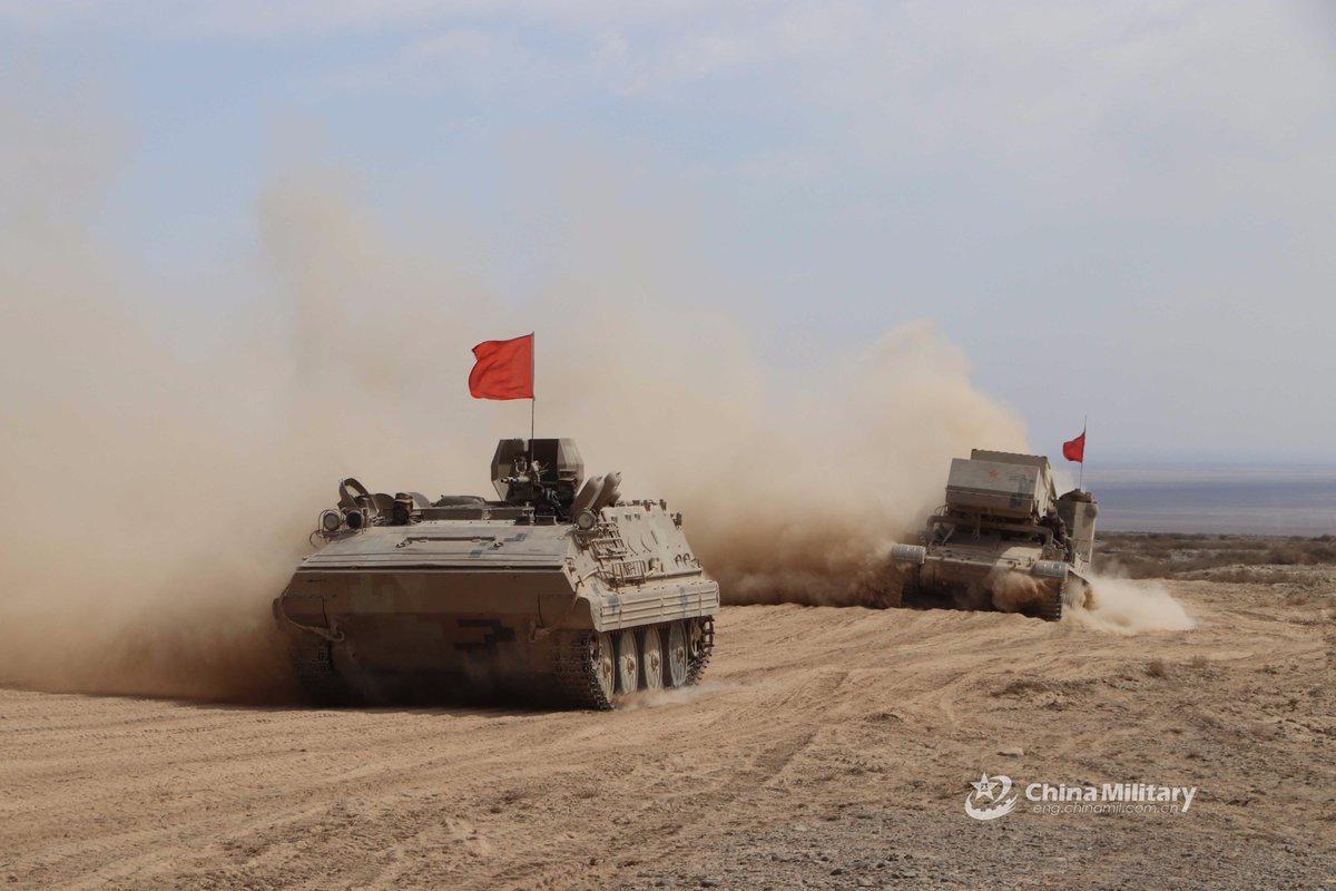 Exercise of an artillery regiment based in Xinjiang