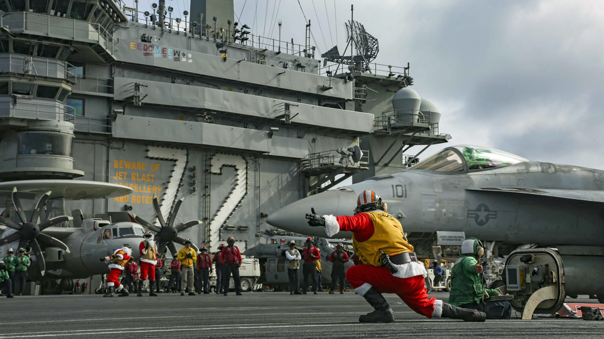 #USSAbrahamLincoln in the South China Sea and waters around the region this holiday season. CVN72 