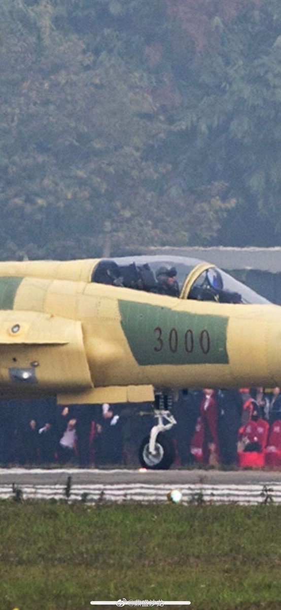 Photos from the JF-17 block Ⅲ first flight show the prototype features wide field HUD and MAWS