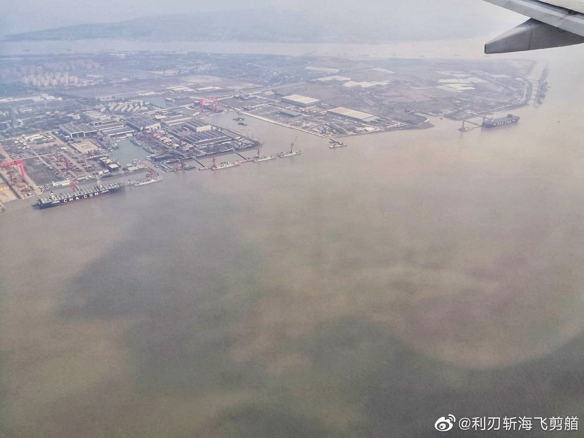 Three more - and unfortunately not too clear - images showing the Jiangnan Shipyard and the Type 003 aircraft carrier facility.  (Images  by78/SDF)