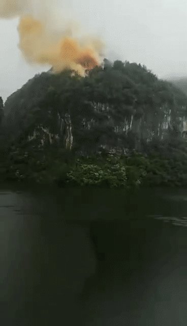Yet again. Apparent debris from the Long March 3B rocket which launched the Beidou-3 satellite launch today, landing close to a reservoir in Yuqing county, Guizhou. 