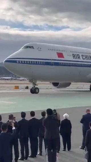 President Xi’s special plane has landed at the San Francisco International Airport on Tuesday afternoon local Time. US Treasury Secretary Janet Yellen and California governor Gavin Newsom are among US personnel to receive the Chinese delegation