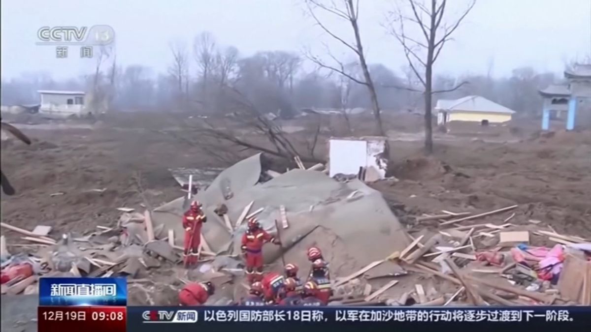 6.2 magnitude earthquake in northwestern China kills at least 116 people in Gansu, Qinghai provinces