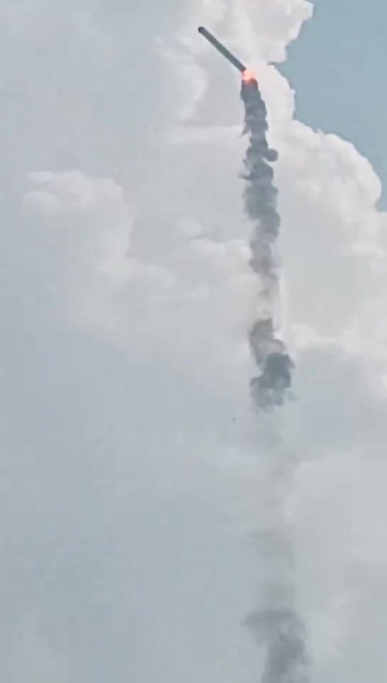 June 30:  commercial aerospace company Space Pioneer (天兵科技) tested the first stage of its Tianlong-3 (天龙三号) launch vehicle at its integrated test center at Gongyi (巩义), Henan, but the testing ended in failure when, about 50 seconds after liftoff, the rocket stage crashed into the mountains, 1.5km from the test center, and exploded
