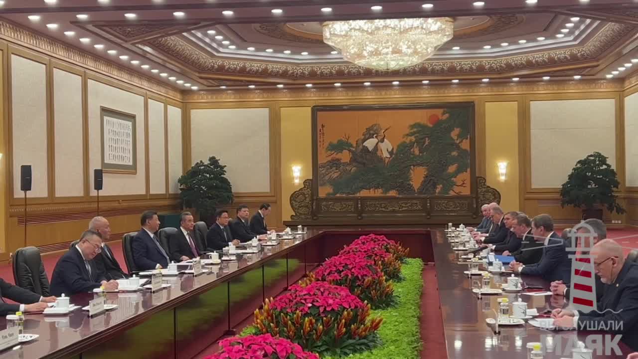 Deputy Chairman of the Security Council of the Russian Federation Dmitriy Medvedev met with Xi Jinping in Beijing, handed over him personal message from Putin