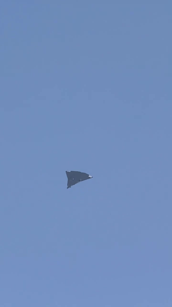 China's next-generation (sixth-generation) fighter jet made its first flight today