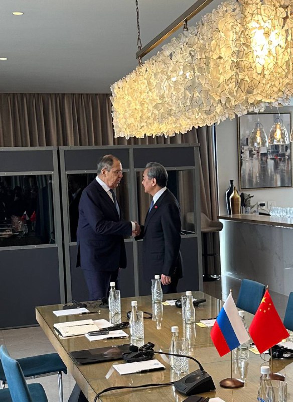 Chinese Foreign Minister Wang Yi met with Russian Foreign Minister Lavrov in Johannesburg at G20 ministerial