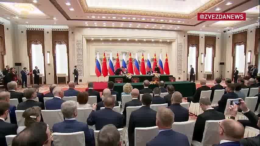 Putin and Xi Jinping signed a statement on deepening relations between Russia and China