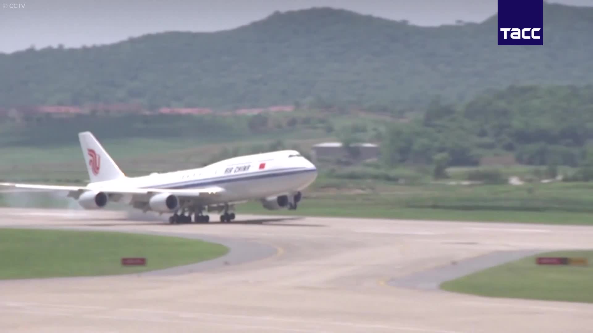 Xi Jinping arrived in the DPRK on a state visit